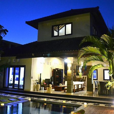 Adhyatma Villa Seminyak Buitenkant foto